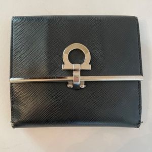 SALVATORE FERRAGAMO Black Saffiano Leather Gancini Wallet